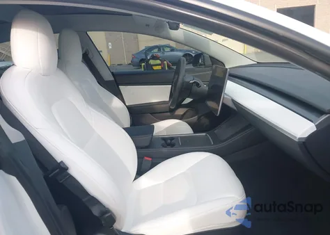 2021 Tesla Model 3 Long Range Dual Motor All-Wheel Drive z USA, uszkodzony, nr VIN 5YJ3E1EB6MF869028